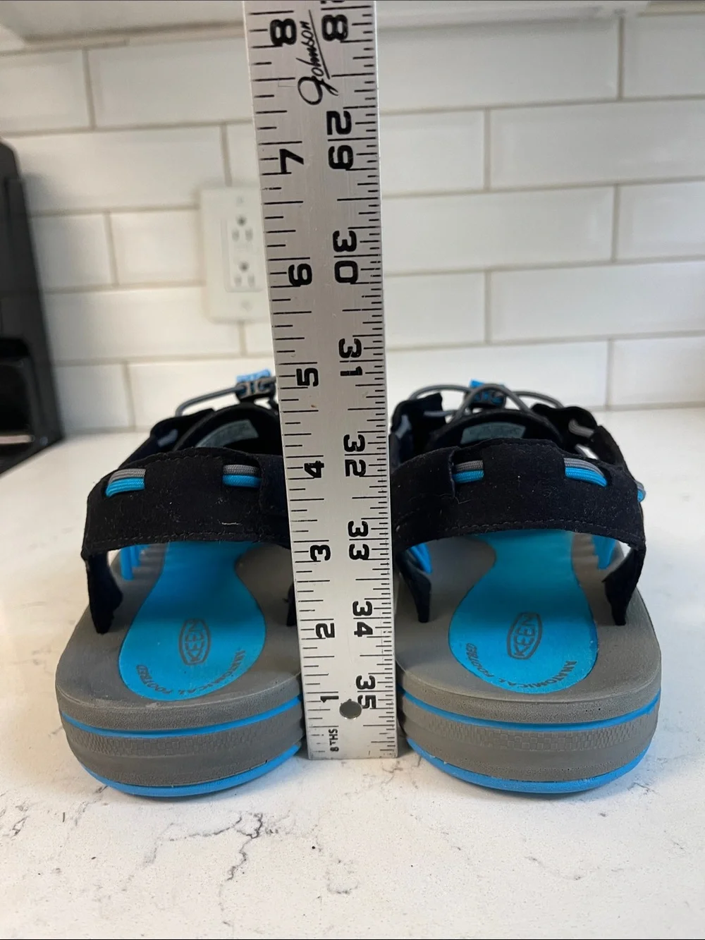 Keen UNEEK Men's Outdoor Sandal Black/Blue US Size 11.5 Worn 3-4 times